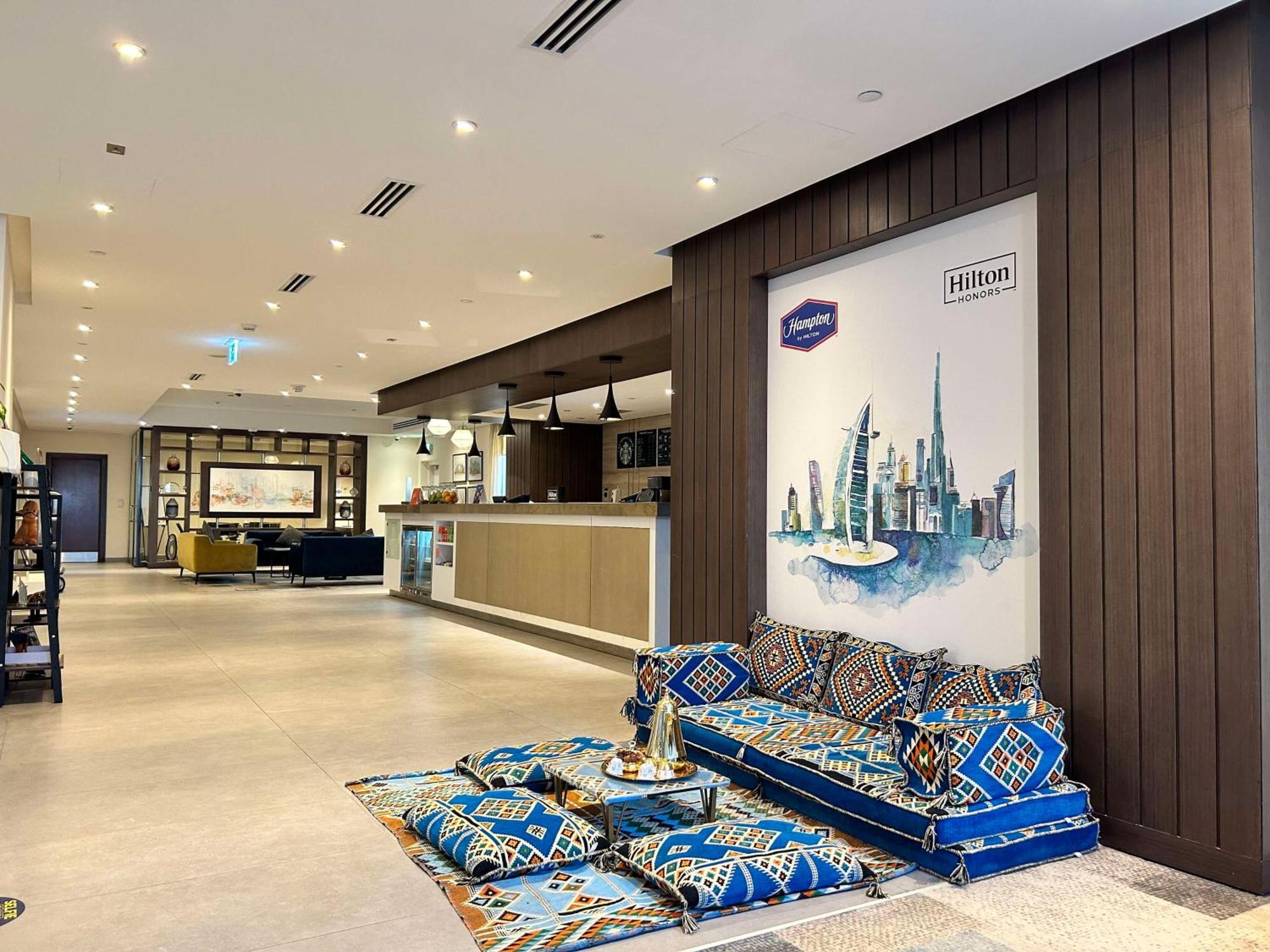Отель Hampton By Hilton Dubai Al Barsha Экстерьер фото
